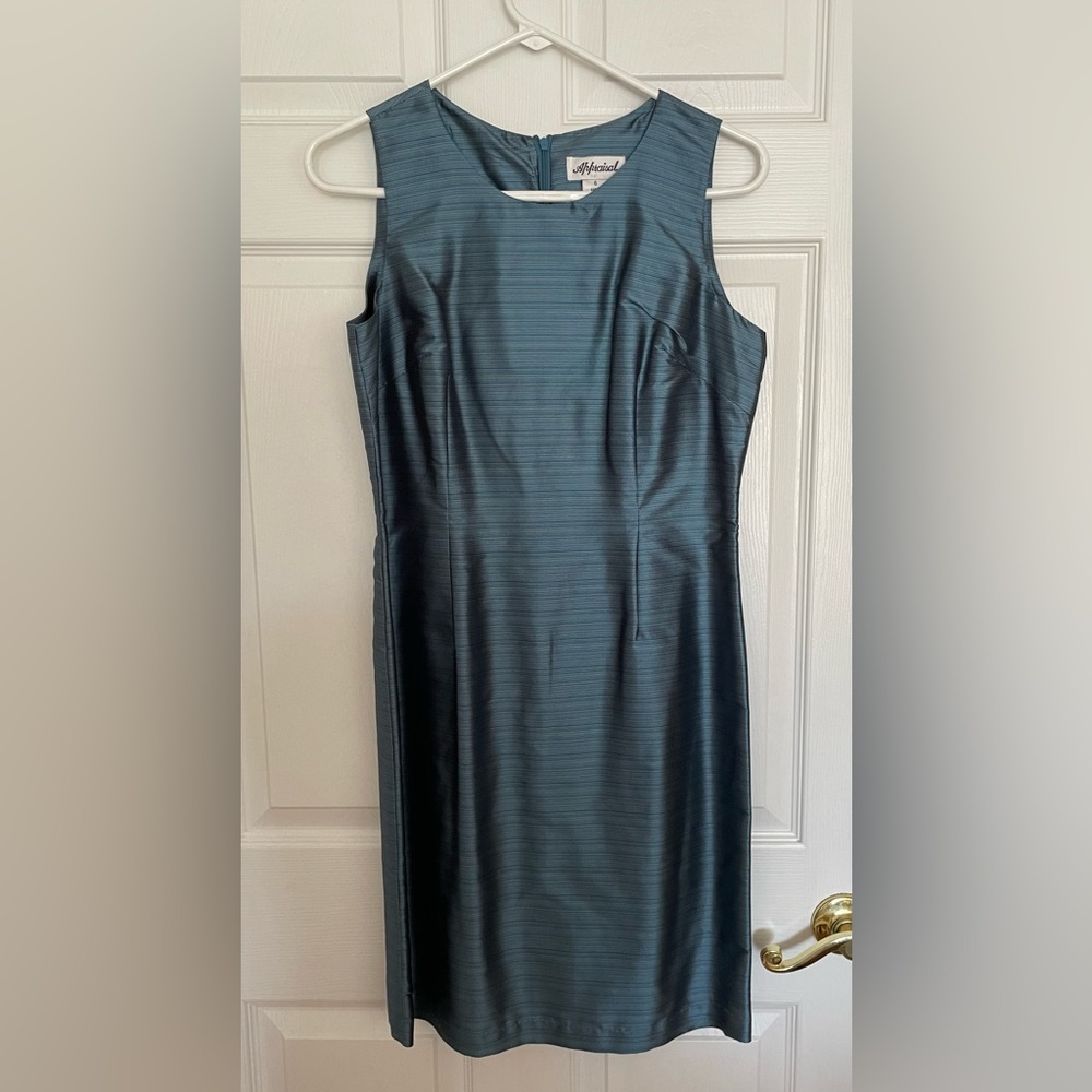 Vintage shift dress with shiny fabric